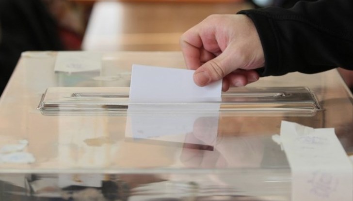 До момента има общо 13 сигнала за проблеми с машините за гласуване