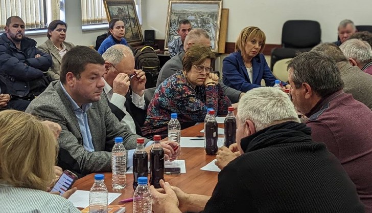 Освен на зърно, от лявото обединение искат забрана за внос и на млечни продукти, захар, плодове и зеленчуци, яйца и мед от Украйна Освен на зърно, от лявото обединение искат забрана за внос и на млечни продукти, захар, плодове и зеленчуци, яйца и мед от Украйна