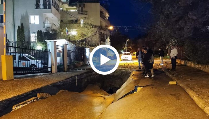 ВиК аварията отвори огромен кратер на улица "Петър Скорчев"