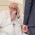 Папа Франциск прекъсна аудиенция, за да проведе телефонен разговор