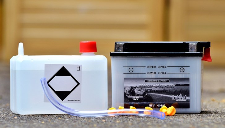 Те се използват в мобилни телефони, лаптопи, таблети, електрически автомобили и скутери Те се използват в мобилни телефони, лаптопи, таблети, електрически автомобили и скутери