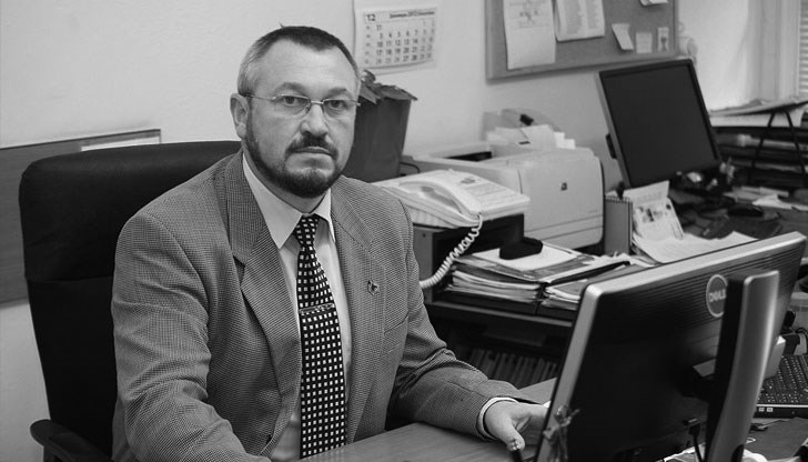 Доц. Веселин Кметов си е отишъл на 1 май в Испания, където е четял лекции Доц. Веселин Кметов си е отишъл на 1 май в Испания, където е четял лекции