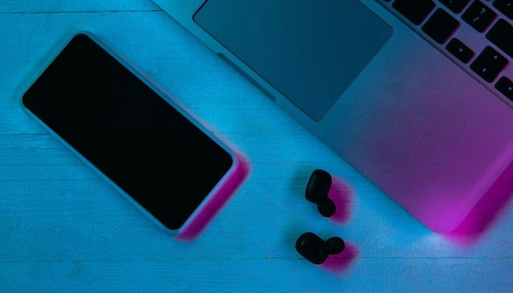 Компанията е обвинена в използване на некачествени батерии, умишлено забавяне на по-старите iPhone-и и ускоряване на изтощаването на батериите Компанията е обвинена в използване на некачествени батерии, умишлено забавяне на по-старите iPhone-и и ускоряване на изтощаването на батериите