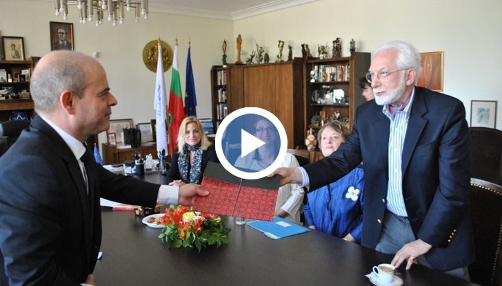 През 2014 година проф. Самуил Рефетов бе обявен за почетен гражданин на родния си град