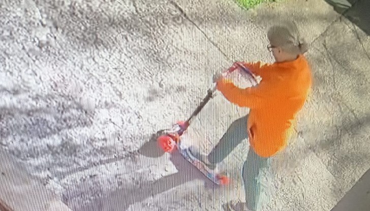 Жена открадна детски скутер в квартал "Възраждане"