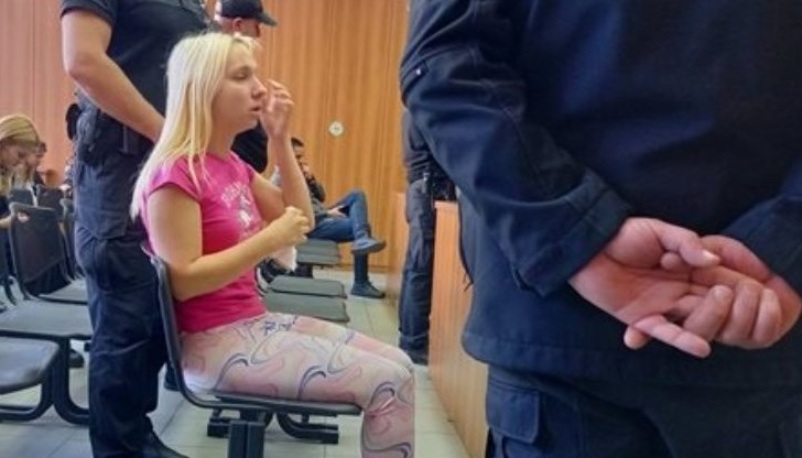 Емили живна, след като разбра, че ѝ остава само един месец в ареста Емили живна, след като разбра, че ѝ остава само един месец в ареста