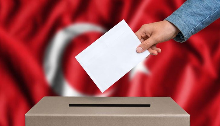 Двамата основни претенденти за поста отиват на балотаж Двамата основни претенденти за поста отиват на балотаж