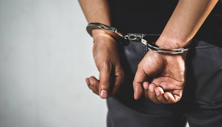 Румънецът е превозвал 20 чужденци в товарен автомобил Румънецът е превозвал 20 чужденци в товарен автомобил