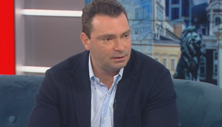 Това са около 50 000 души