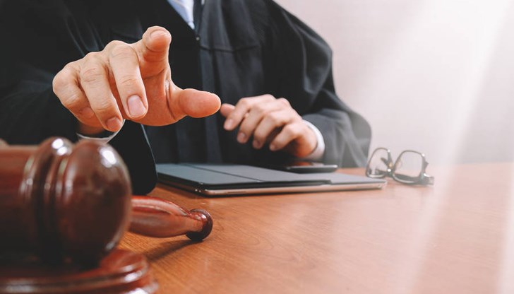 Двама мъже са привлечени като обвиняеми за незаконно превозване на мигранти