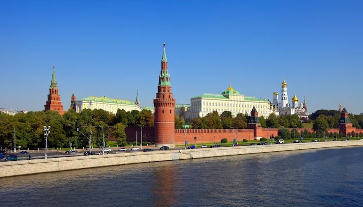 Най-малко двама руски губернатори са искали да подадат оставка, но са били предупредени, че подобни опити ще се смятат за предателство