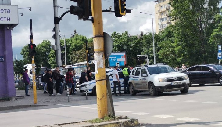 Момичето е откарано в болница с комоцио Момичето е откарано в болница с комоцио