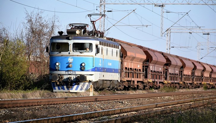 Водачът и спътникът му са прегледани в болница и са освободени за домашно лечение Водачът и спътникът му са прегледани в болница и са освободени за домашно лечение