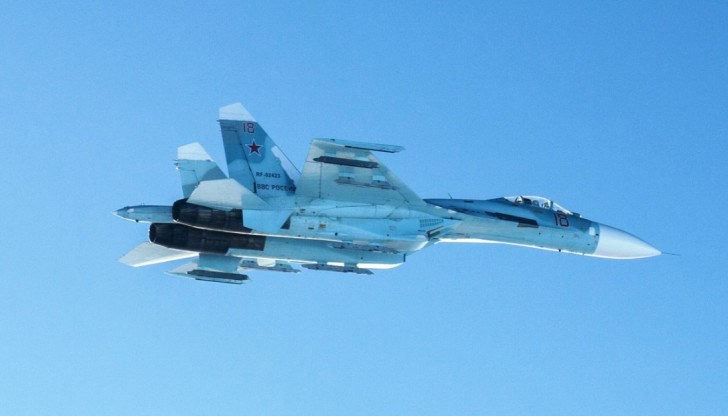 Руски изтребител Су-27 е изпратен да спре френски и германски патрулни самолети