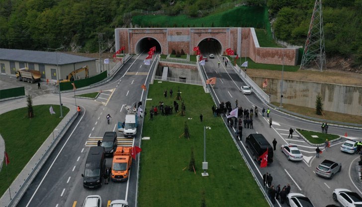 Това е 14,5-километровият двутръбен тунел Зигана