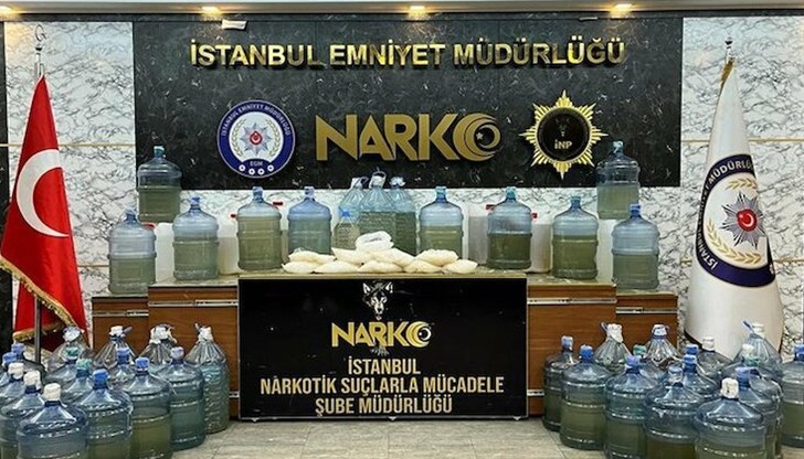 Откритият наркотик е бил в течна и кристалообразна форма Откритият наркотик е бил в течна и кристалообразна форма