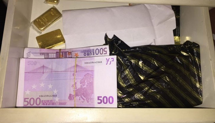 Софийската апелативна прокуратура върна на градската прокуратура т.нар. разследване за "кюлчета и пачки в чекмеджето" Софийската апелативна прокуратура върна на градската прокуратура т.нар. разследване за "кюлчета и пачки в чекмеджето"