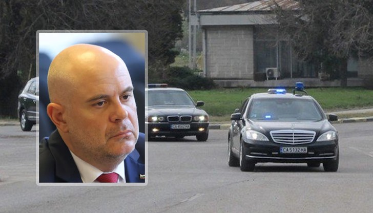 Взривното устройство е било поставено на пътя, по който е трябвало да мине кортежът на главния прокурор Взривното устройство е било поставено на пътя, по който е трябвало да мине кортежът на главния прокурор