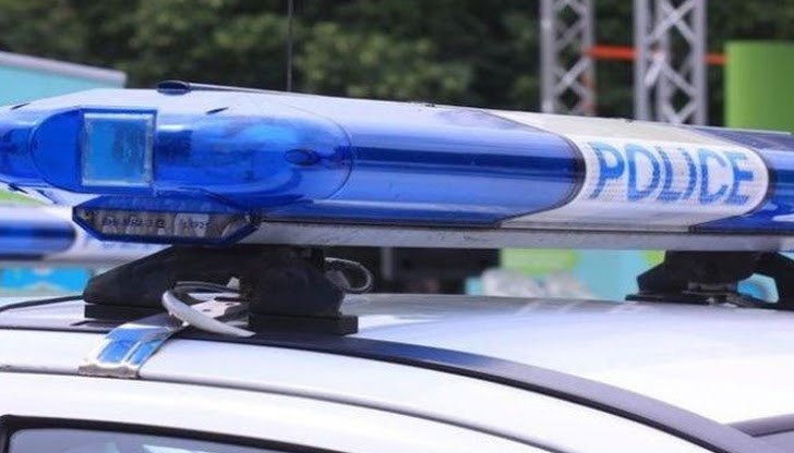 Гонка с младеж на мотор завърши с удар в автомобил на полицията и едночасов арест в близост до Северния парк в София
