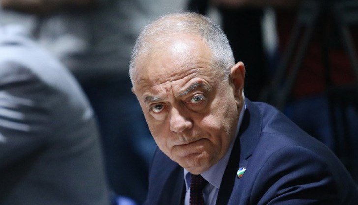 Съпредседателят на „Демократична България“ е бил със служебен автомобил на Народното събрание Съпредседателят на „Демократична България“ е бил със служебен автомобил на Народното събрание