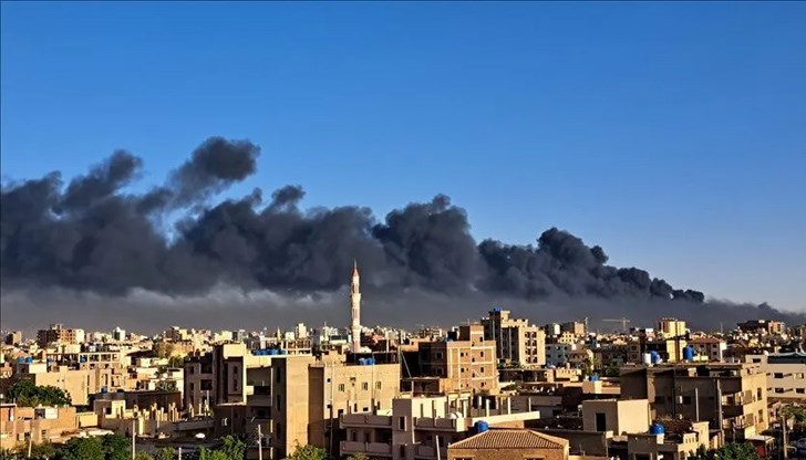 Боевете ескалират с ожесточени стълкновения и въздушни удари