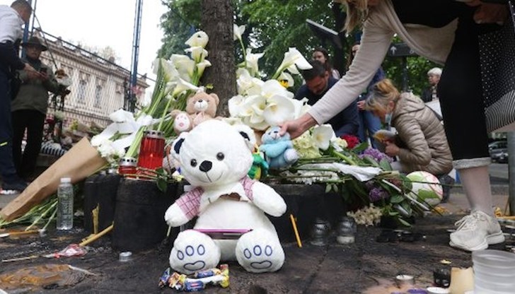 Всички дейности започват с минута мълчание Всички дейности започват с минута мълчание