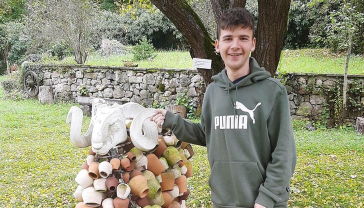 Организаторите на кампанията и майката на 16-годишния ученик от "Дойче шуле" в Русе благодарят на всички Организаторите на кампанията и майката на 16-годишния ученик от "Дойче шуле" в Русе благодарят на всички