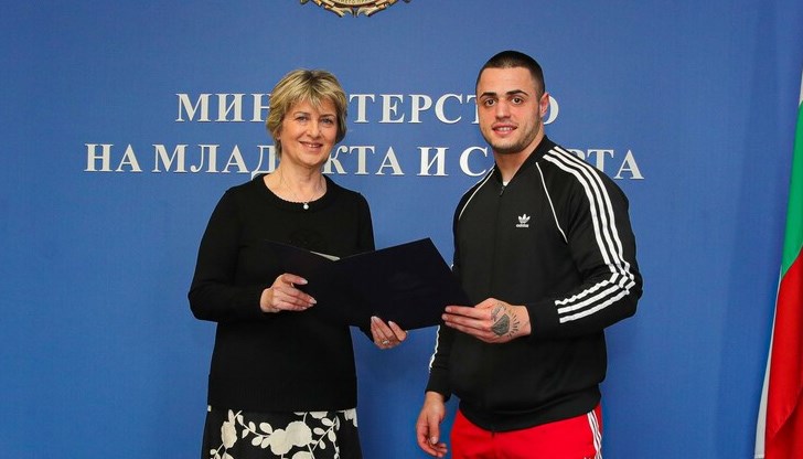 Европейският шампион по вдигане на тежести ще започне да се раздвижва най-малко след 4 месеца