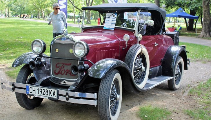 Собствениците на ретро автомобили и мотоциклети ще се надпреварват за четири награди Собствениците на ретро автомобили и мотоциклети ще се надпреварват за четири награди