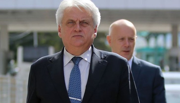 Подобно непрофесионално, хаотично говорене от лица, заемащи висши държавни постове както в съдебната, така и в изпълнителната власт, много отдавна не бяхме чували, заяви ексвътрешният министър