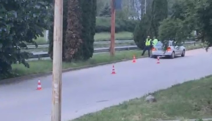 Пострадалият пешеходец е откаран за преглед в МОБАЛ "Д-р Стефан Черкезов“ Пострадалият пешеходец е откаран за преглед в МОБАЛ "Д-р Стефан Черкезов“