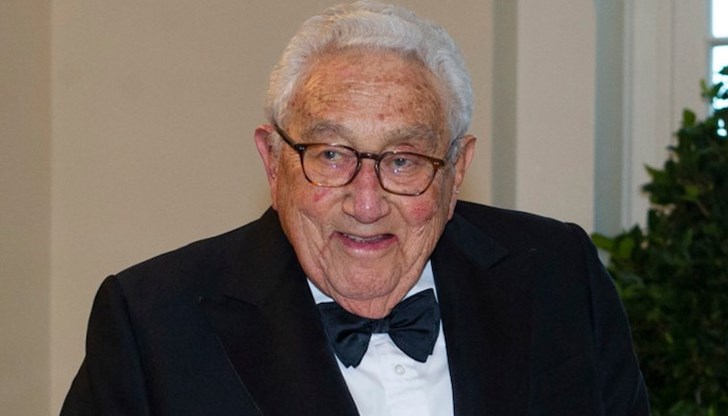 За мнозина той е дипломатически гений, а за критиците - военнопрестъпник. За мнозина той е дипломатически гений, а за критиците - военнопрестъпник.