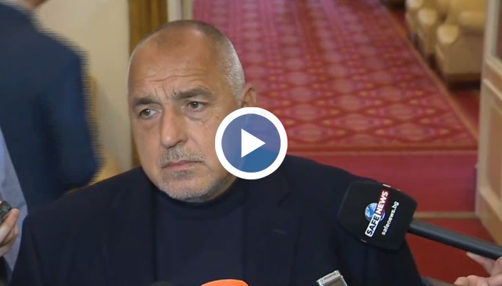 Човек да няма телефон на днешно време, заяви лидерът на ГЕРБ в кулоарите на парламента