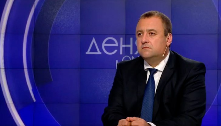 Борисов се опита да ни ползва като резервна гума за нещо, което си беше наумил Борисов се опита да ни ползва като резервна гума за нещо, което си беше наумил