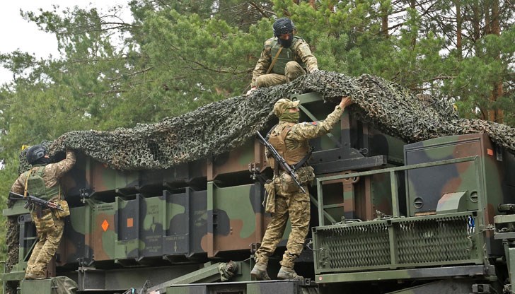 Пакетът включва системи за противовъздушна отбрана "Пейтриът", противовъздушни системи "Стингър", боеприпаси за танкове и друго военно оборудване Пакетът включва системи за противовъздушна отбрана "Пейтриът", противовъздушни системи "Стингър", боеприпаси за танкове и друго военно оборудване