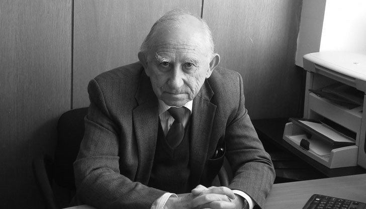 Той бе първият демократично избран ректор на Великотърновския университет