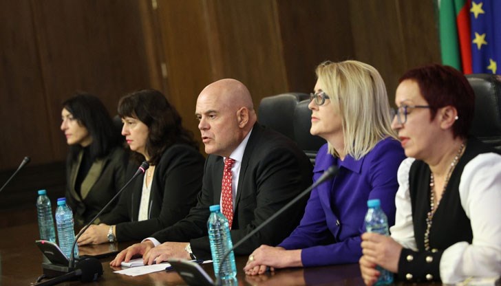 Единствената полза от него ще е, ако стане защитен свидетел, коментира адвокатът