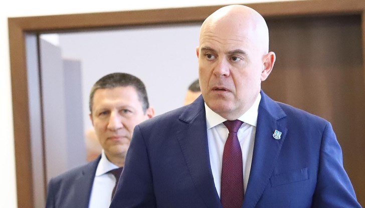 Случаят е разпределен на инспектор при спазване на принципа на случайния подбор