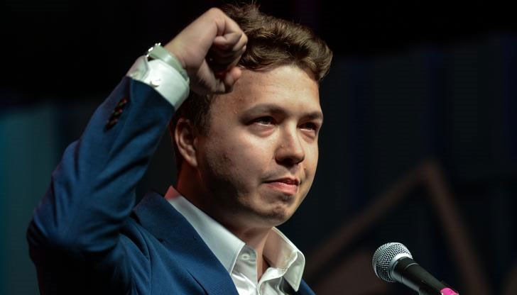 По-рано този месец Роман Протасевич беше осъден на 8 години затвор за подстрекаване към тероризъм, организиране на масови безредици и оклеветяване на президента