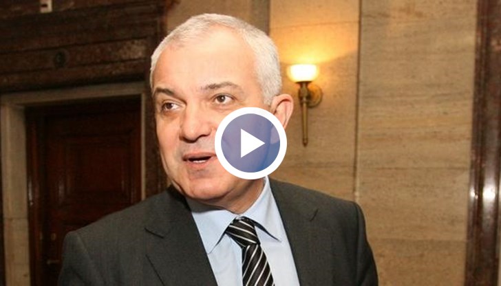 По думите му това, че българският шофьор се справя безаварийно в чужбина, показва, че тук някой не е изпълнил нещо