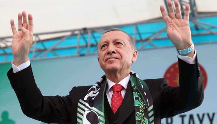 Повечето социологически агенции дават преднина от няколко процента за Кемал Кълъчдароглу срещу Реджеп Ердоган