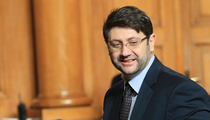 Държавата разбира притесненията на хората, подаващи сигнали, но разбира и необходимостта такава информация да бъде обработена с оглед защита на обществения интерес и интереса на фиска, заяви Венцислав Караджов Държавата разбира притесненията на хората, подаващи сигнали, но разбира и необходимостта такава информация да бъде обработена с оглед защита на обществения интерес и интереса на фиска, заяви Венцислав Караджов