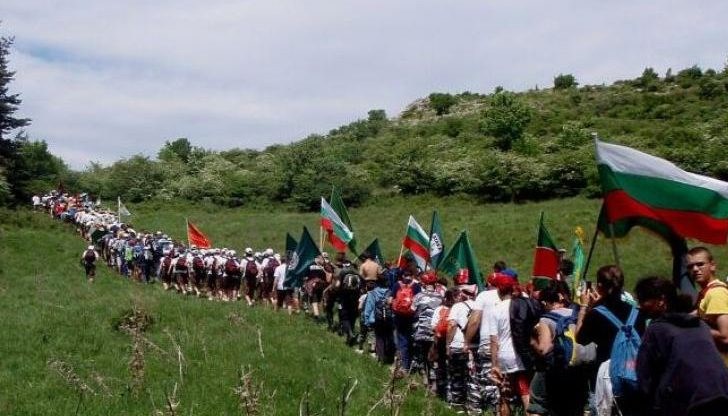 За първа година 120 километровото трасе „Козлодуй - Околчица“ ще изминат ученици от СУПНЕ "Фридрих Шилер" и ОУ "Отец Паисий" За първа година 120 километровото трасе „Козлодуй - Околчица“ ще изминат ученици от СУПНЕ "Фридрих Шилер" и ОУ "Отец Паисий"