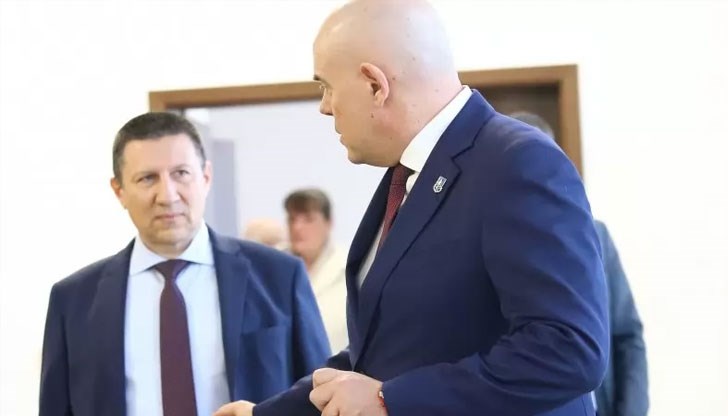 В сигнала се съдържат обвинения за три престъпления, извършени от главния прокурор В сигнала се съдържат обвинения за три престъпления, извършени от главния прокурор