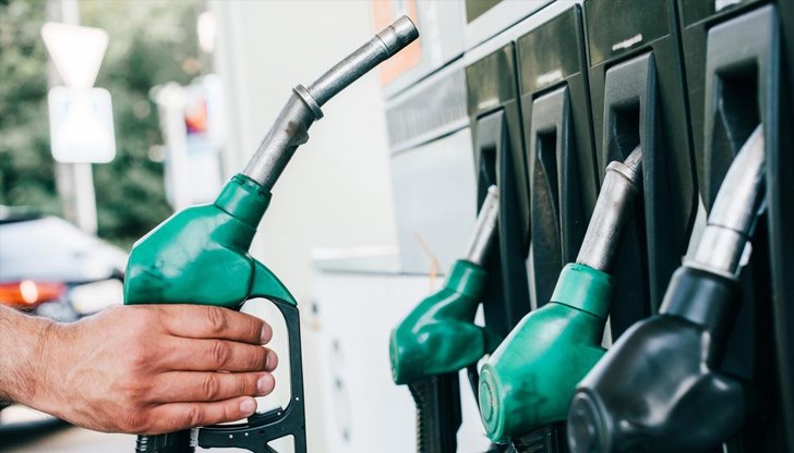 За година дизелът е поевтинял със 79 стотинки