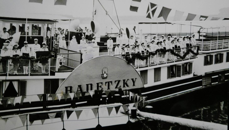 Моментът, в който корабът отново пори водите на тихия Дунав, е исторически
