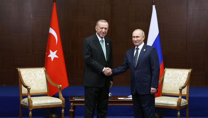 И Турция, и Русия промениха конституциите си, за да позволят на силните си мъже да останат по-дълго на власт като президенти