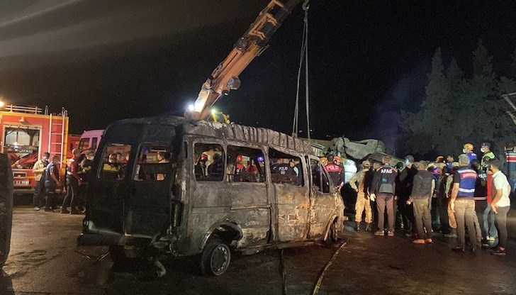 12 души са загинали, над 30 са ранени 12 души са загинали, над 30 са ранени