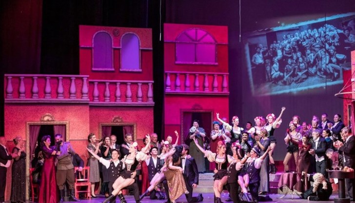 Представлението е короновано от зрителите като "Царицата на оперетите"