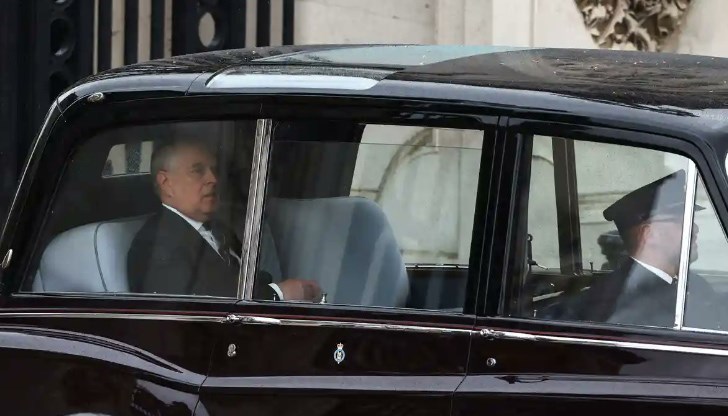 Херцогът на Йорк е обект на обвинения, свързани с осъдения сексуален престъпник Джефри Епщайн Херцогът на Йорк е обект на обвинения, свързани с осъдения сексуален престъпник Джефри Епщайн